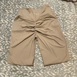 Khaki Tan Scrunch Butt Leggings